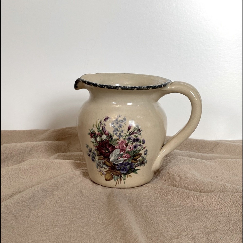 Wildflower creamer/vase